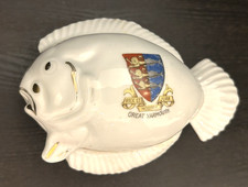 Unique Novelty Fish-Shaped Crested China Dresser Box GREAT YARMOUTH CREST 1910s picture