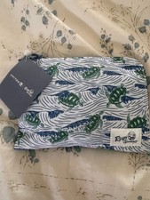 United Airlines UA Reyn Spooner Travel Amenity Kit Hawaii First Class 2025 NEW picture