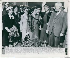 1951 Pres Truman & Natl Advisory Cmte On Service Women Politics Wirephoto 7X9 picture