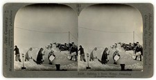 ANTARCTICA STEREOVIEW - Building A Snow House - Keytone "G" Series 1930s picture