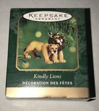 NOS Hallmark Keepsake Christmas Ornament 'Kindly Lions' Miniature Noahs Ark 2000 picture