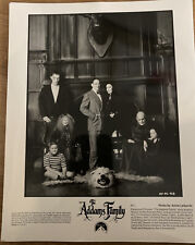 Original 1991 The Addams Family Press Photo 8x10 Angelica Huston, Raul Julia picture