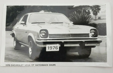 Vintage 1976 Chevrolet Vega GT Hatchback Coupe Postcard Advertisement '76 Chevy picture