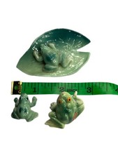 Vintage Ceramic Frogs on a Lilly Pad Figurine picture