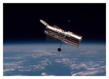 HUBBLE NASA SPACE TELESCOPE SEPERATION FROM DISCOVERY SHUTTLE STS-82 5X7 PHOTO picture