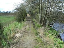 Photo 6x4 Flood dyke Rosemount/NO1943 Looking rather like old railway em c2010 picture