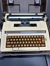 Vintage Smith-Corona Correction Electric II Electric Typewriter w/ Hard Case picture