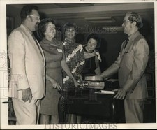 1971 Press Photo Dr. Kenneth Ritter and participants in medical care discussion picture