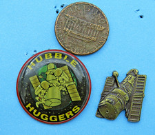 NASA PIN Pair vtg HUBBLE Space Telescope / Hubble Huggers picture