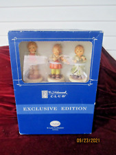 MI Hummel Figurines Exclusive Club Gift Set of 3 Pieces with Base picture