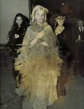 1972 Press Photo Christina Onassis Arrives at Paris Club for Vampire Ball picture